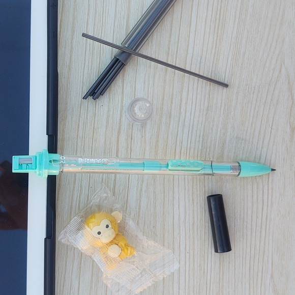 HB Thick Lead Macron Pencil - Picture 4 of 9